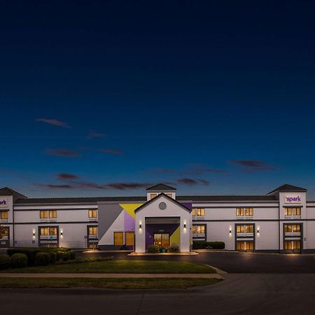 Spark By Hilton Wichita East Exterior foto